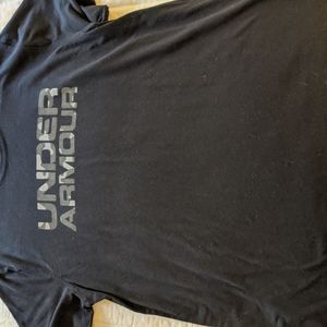 T shirt under armour